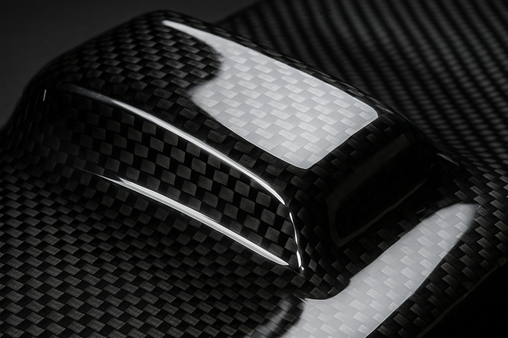 Jetzt noch mit Harz kombiniert, wie ein echtes CFK Teil